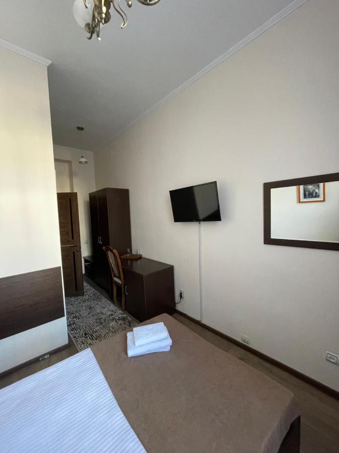 Belon Land Hotell Astana Exteriör bild