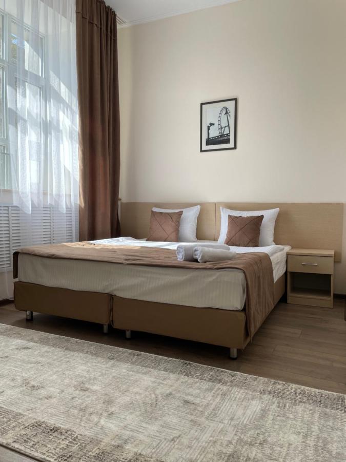 Belon Land Hotell Astana Exteriör bild