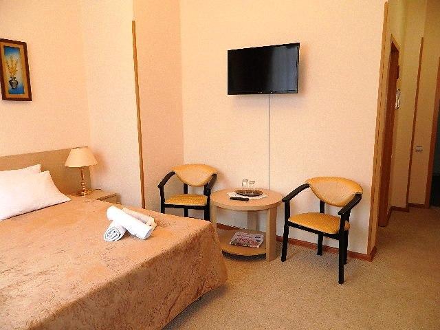 Belon Land Hotell Astana Exteriör bild